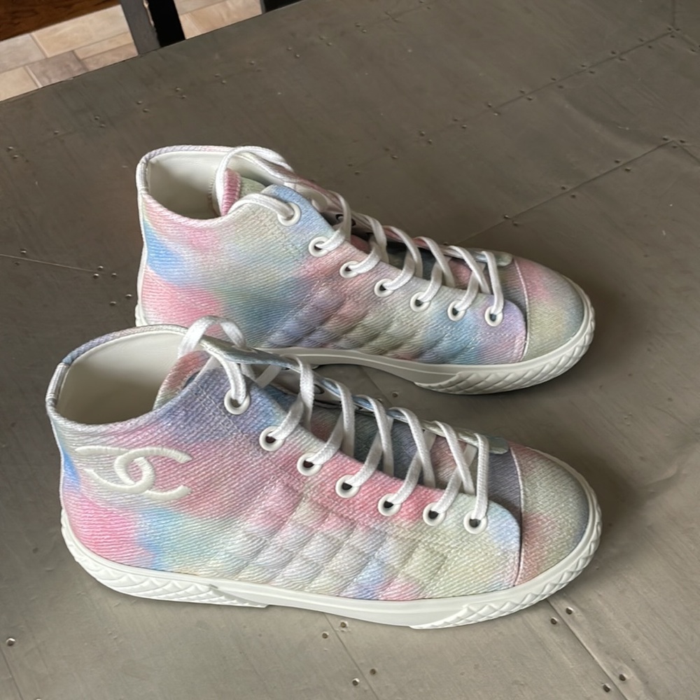 Chanel white pink multi color high top quilted sneakers trainers flats sz 38 - Picture 2 of 11